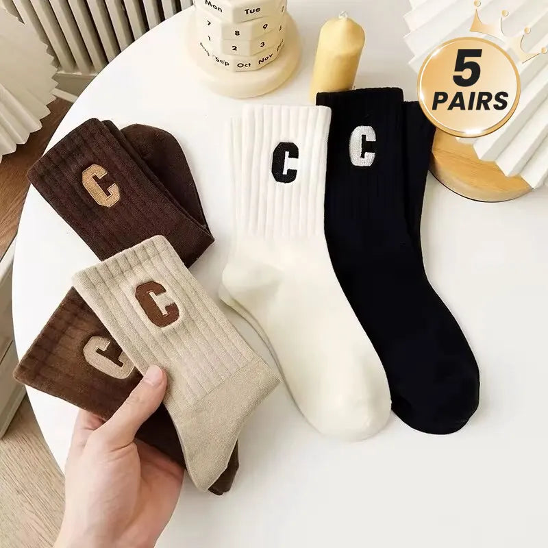 5 pairs of women's C-letter printed socks, fashionable and versatile mid length socks, casual and comfortable sports socks